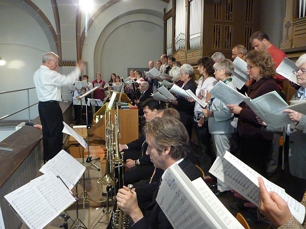 Chre von St. Martin/St. Franziskus Kelkheim und St. Antonius F.-Rdelheim, Kloster Kelkheim, Festgottesdienst zur Kirchweih, 29. August 2010